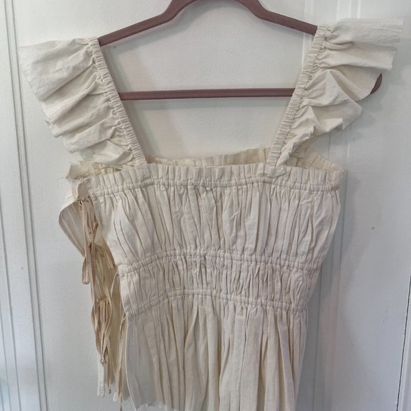 White top with flutter sleeves from Anthropologie Size L - Picture 3 of 4
